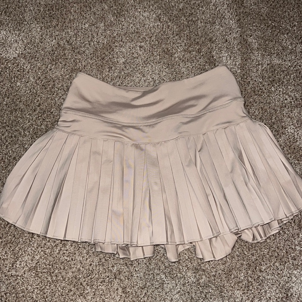 Gold hinge skirt